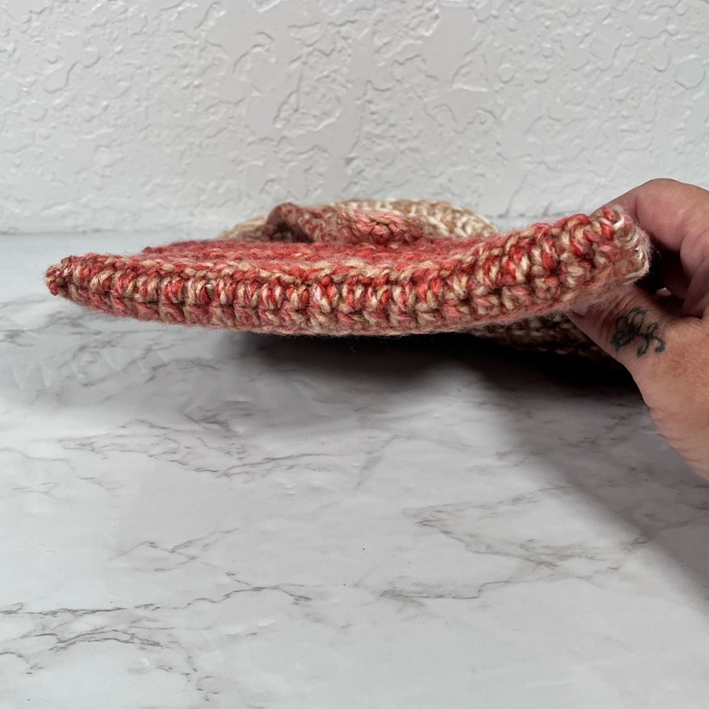 Coral Crochet Wristlet Clutch - Picture 6 of 10